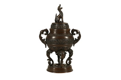 Lot 578 - A LATE 19TH/EARLY 20TH CENTURY JAPANESE BRONZE CENSOR