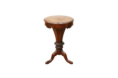 Lot 84 - A VICTORIAN WALNUT AND GEOMETRICALLY INLAID SEWING CASKET