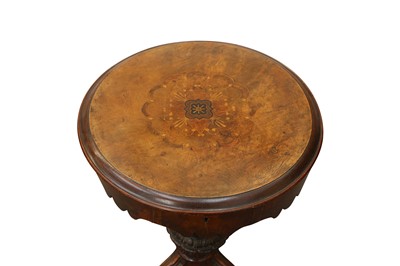 Lot 84 - A VICTORIAN WALNUT AND GEOMETRICALLY INLAID SEWING CASKET