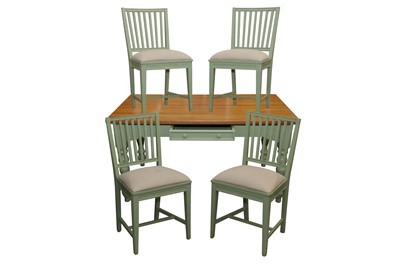 Lot 498 - A CONTEMPORARY DINING TABLE