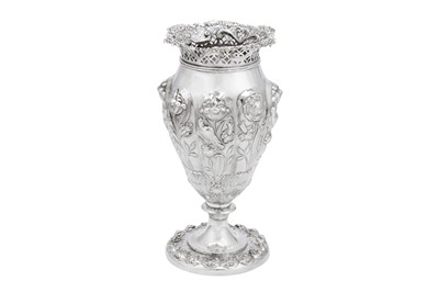 Lot 389 - A Victorian sterling silver vase, London 1898 by William Comyns