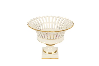 Lot 342 - A KPM RETICULATED PORCELAIN TAZZA, 20TH CENTURY