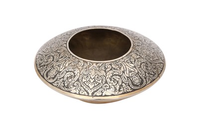 Lot 226 - A FINE THAI NIELLOED SILVER INKWELL