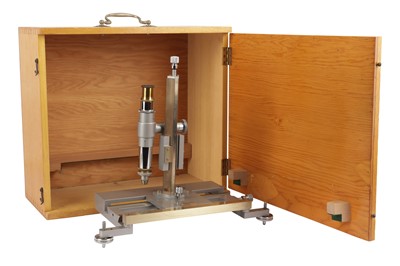 Lot 60 - A Vernier Measuring Microscope