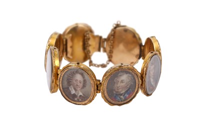 Lot 168 - λ A 19TH CENTURY GOLD PORTRAIT MINIATURE BRACELET