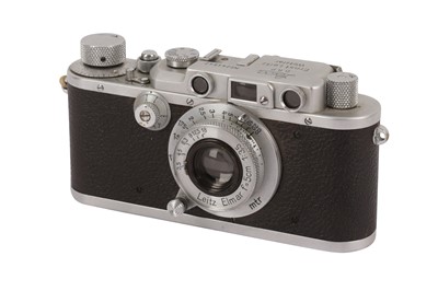 Lot 15 - A Leica IIIa Rangefinder Camera