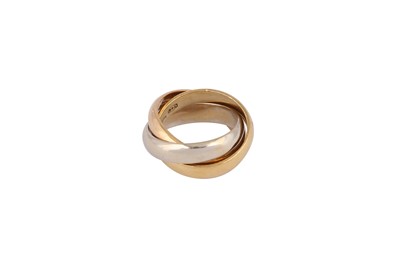 Lot 13 - A MEN'S TRIPLE BAND RING