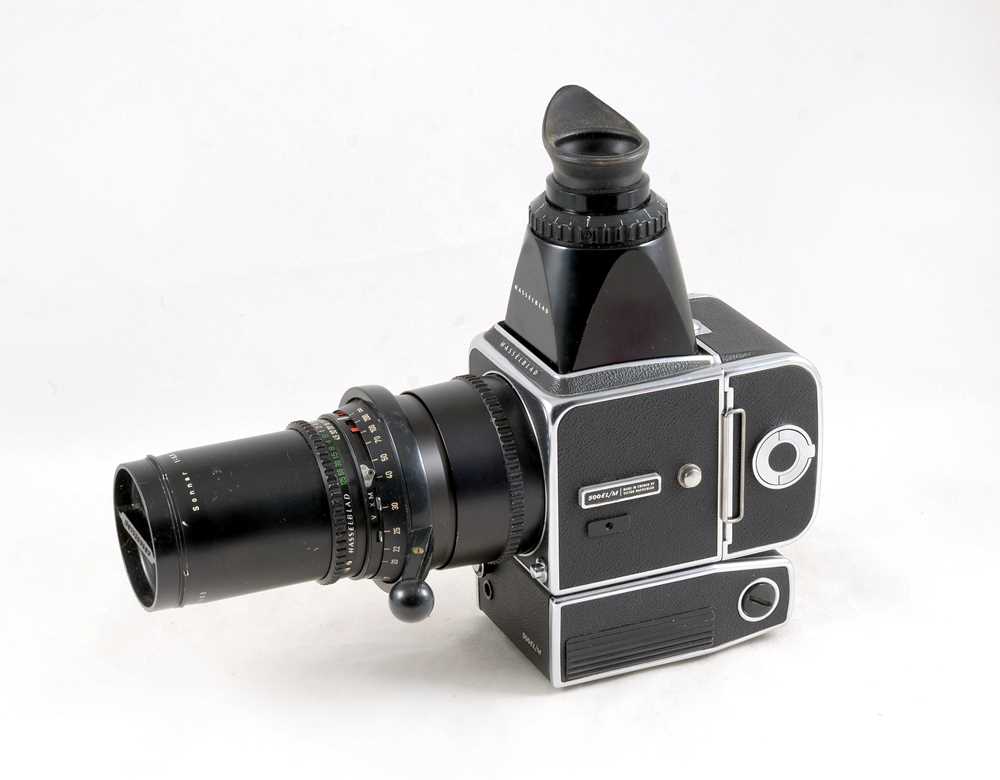 Lot 65 - Hasselblad 500EL/M with 250 Sonnar Lens.