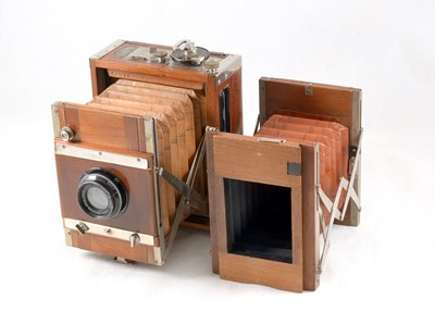 Lot 296 - Tropical Nettel with Rare Bellows Lens Hood
