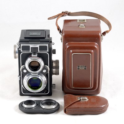 Lot 306 - Metered Zeiss Ikon Ikoflex Favorit 120 TLR & Close-Up Set