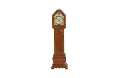 Lot 185 - A MAPPIN & WEBB 'ELLIOTT' MINIATURE LONGCASE CLOCK, 20TH CENTURY