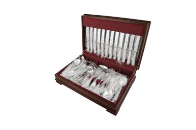 Lot 371 - A cased Elizabeth II sterling silver table service of flatware / canteen, Sheffield 1987 by SC