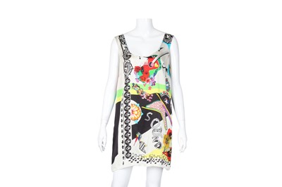 Lot 486 - Gianni Versace Silk Print Shift Dress - Size 42