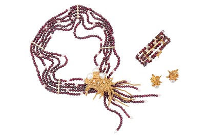Lot 148 - An amethyst, pearl and diamond choker, bracelet and earclip suite