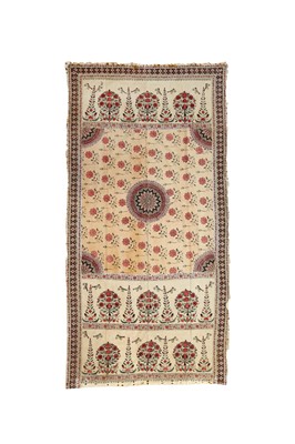 Lot 551 - A CHINTZ COTTON HANGING