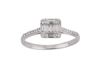 Lot 224 - A diamond dress ring