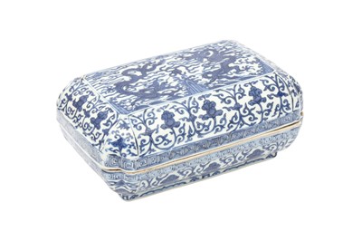 Lot 223 - A CHINESE BLUE AND WHITE RECTANGULAR 'DRAGON' BOX AND COVER.