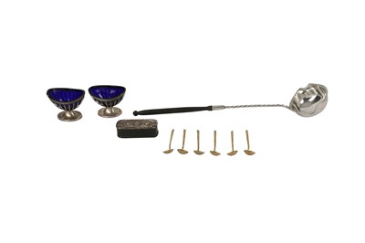 Lot 1212 - A MIXED GROUP INCLUDING A PAIR OF GEORGE V STERLING SILVER SALTS, LONDON 1917 BY HASELER BROTHERS