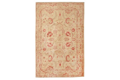 Lot 402 - A FINE ZIEGLER DESIGN CARPET