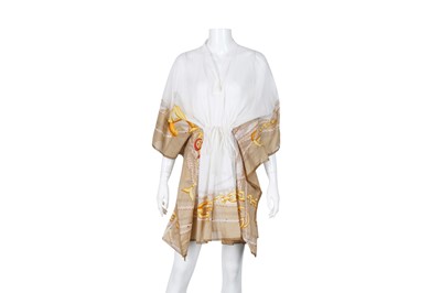 Lot 312 - Gucci White Chain Print Beach Cover Up