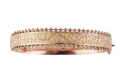 Lot 26 - A Victorian style bangle
