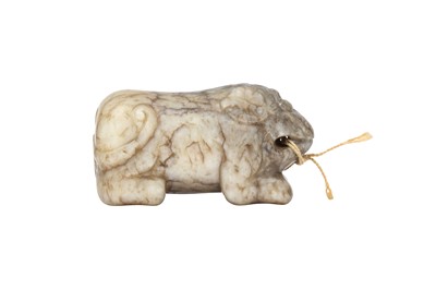Lot 315 - A CHINESE CHICKEN BONE JADE TIGER TALLY, HUFU.