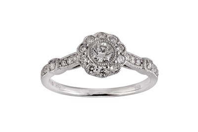 Lot 55 - A diamond cluster ring