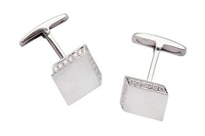Lot 219 - A pair of diamond-set cufflinks

A pair of diamond-set cufflinks