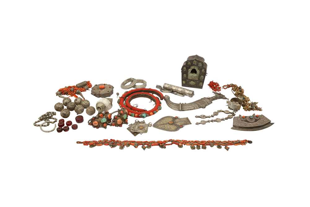 Lot 829 - A LARGE GROUP OF TIBETAN JEWELLERY AND METALWORK.