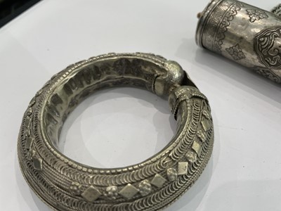 Lot 829 - A LARGE GROUP OF TIBETAN JEWELLERY AND METALWORK.