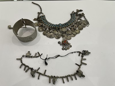 Lot 829 - A LARGE GROUP OF TIBETAN JEWELLERY AND METALWORK.