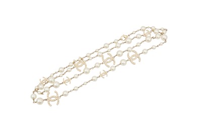 Lot 410 - Chanel Pearl CC Logo Sautoir Necklace