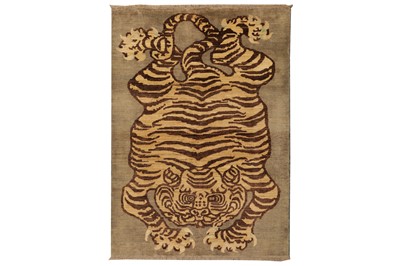 Lot 48 - A FINE TIGER DESIGN RUG