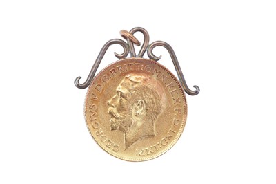 Lot 14 - A George V full sovereign pendant