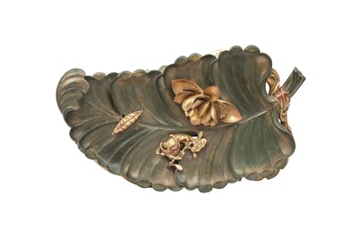Lot 280 - A CHINESE FUJIANESE GILT-LACQUER 'LEAF' STAND.