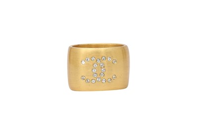 Lot 396 - Chanel CC Logo Crystal Heart Ring