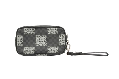 Lot 482 - Louis Vuitton Damier Graphite Pochette Volga