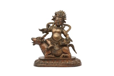 Lot 390 - A TIBETAN GILT-BRONZE STATUE OF A TANTRIC DEITY.