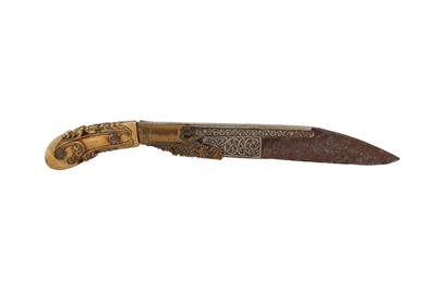Lot 322 - λ AN 18TH CENTURY PIHA KAETTA DAGGER