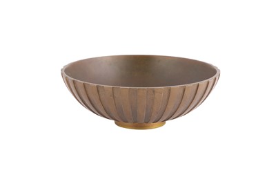 Lot 339 - AN ART DECO PATINATED BRONZE BOWL