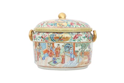 Lot 633 - A CHINESE FAMILLE ROSE FOOD WARMER, COVER AND LINER.