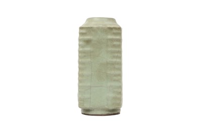 Lot 553 - A CHINESE CRACKLE-GLAZED VASE, CONG.