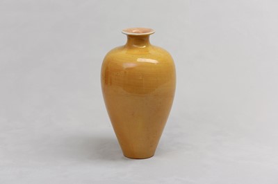 Lot 19 - A CHINESE YELLOW-GLAZED VASE.
