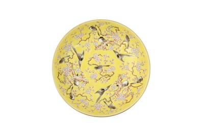 Lot 750 - A CHINESE YELLOW-GROUND 'BIRDS' DISH.