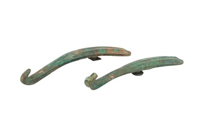 Lot 661 - TWO CHINESE BRONZE BELT HOOKS.