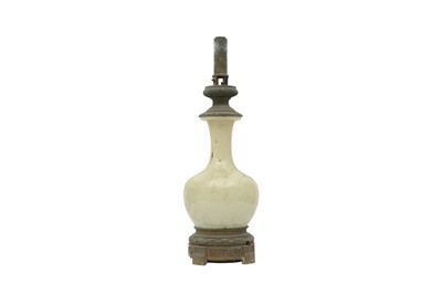 Lot 607 - A CHINESE GE-STYLE VASE.