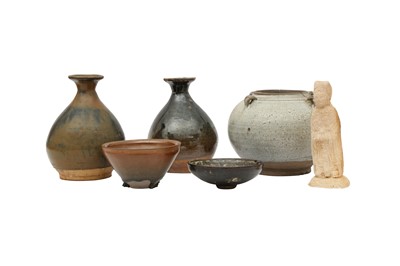 Lot 567 - A GROUP OF CHINESE POTTERY PIECES.