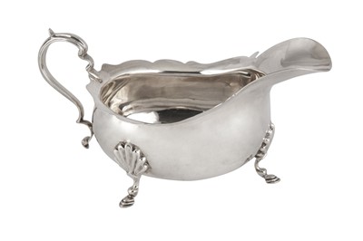 Lot 3 - A GEORGE V STERLING SILVER SAUCEBOAT, BIRMINGHAM 1910 BY ALEXANDER CLARK MANUFACTURING