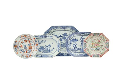 Lot 631 - THREE CHINESE BLUE AND WHITE TUREEN STANDS AND TWO DISHES.