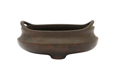 Lot 510 - A CHINESE BRONZE TRIPOD INCENSE BURNER.